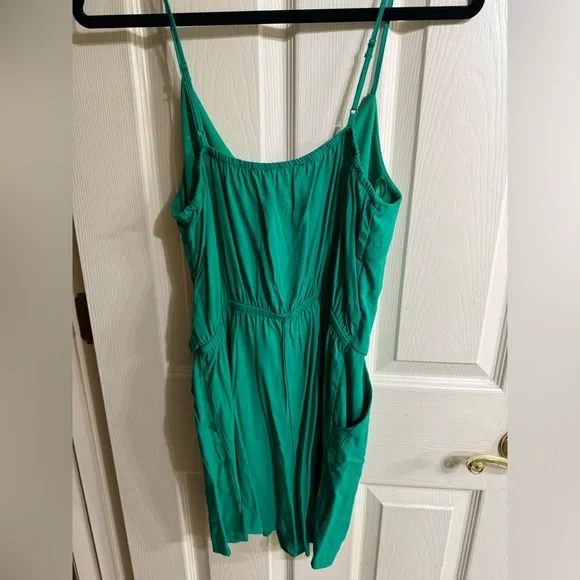 NWT, green romper, size M - Picture 5 of 6